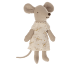 Nachtkleedje voor little sister mouse - Maileg